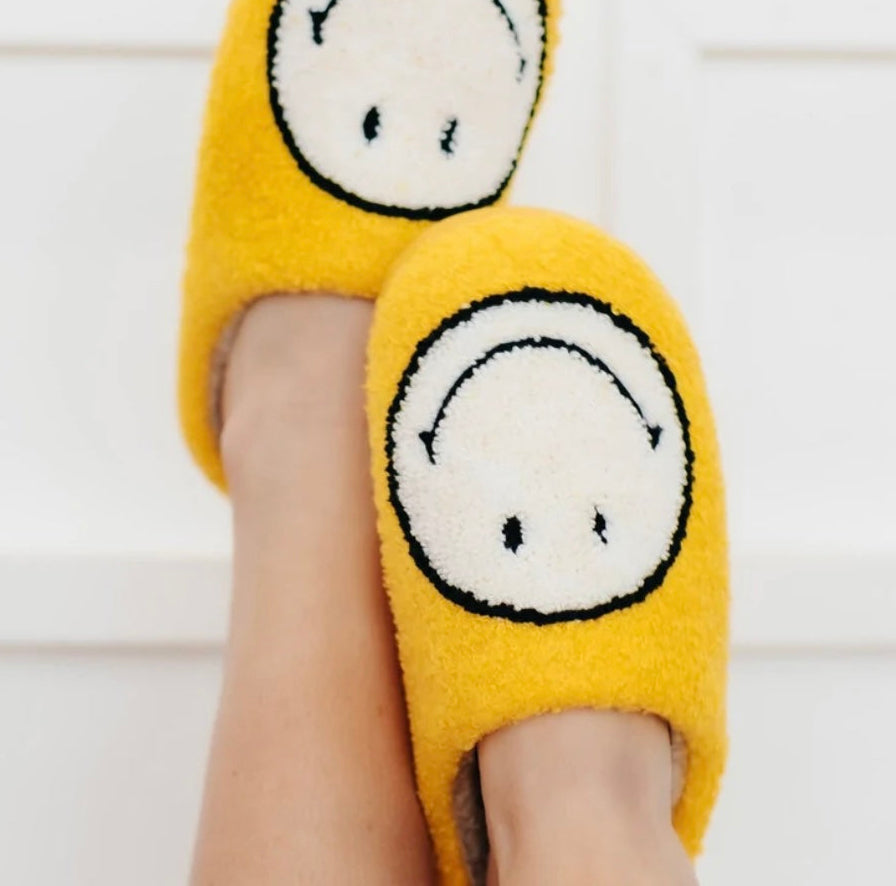 SL: Smiley(r) x Pretty Simple Smiley Slippers - Yellow - X-Large (US Women's 11-12)