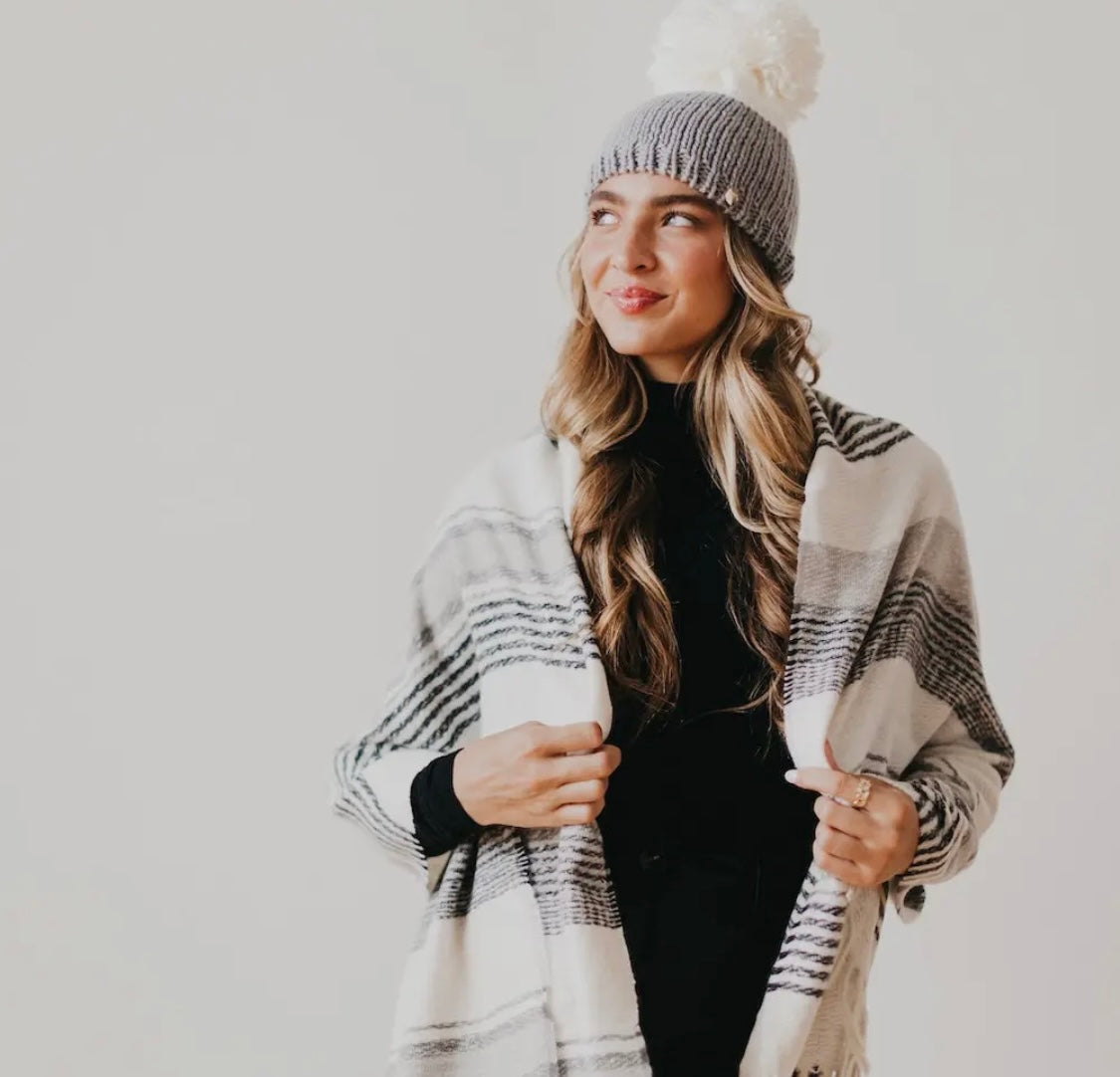 Accessories - Alpine Snow Beanie - Gray/White
