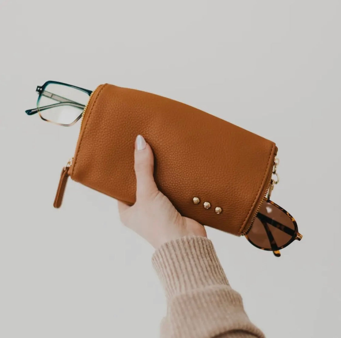 G: Skyla 2-in-1 Glasses Case Holder