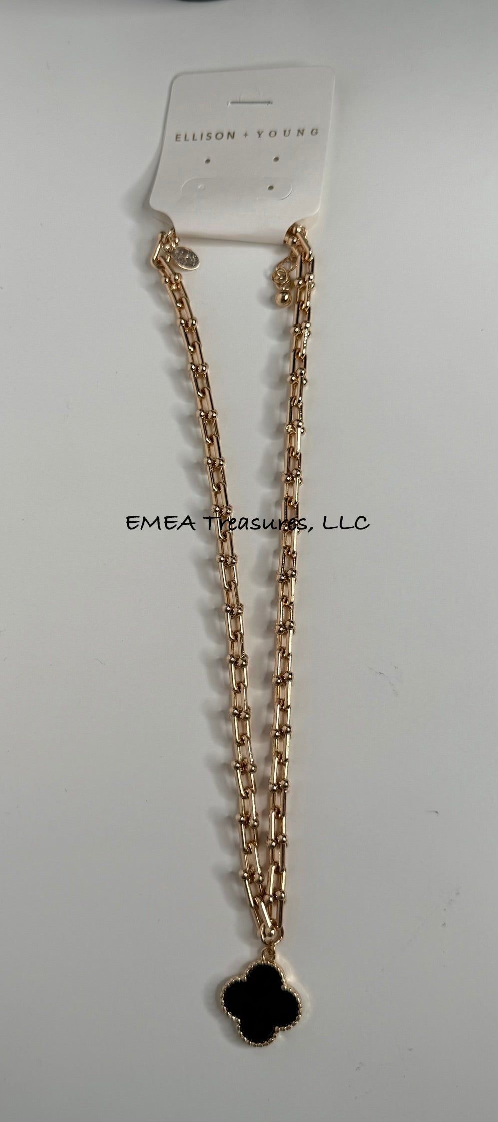 J: Fiona Pendant U Chain Necklace