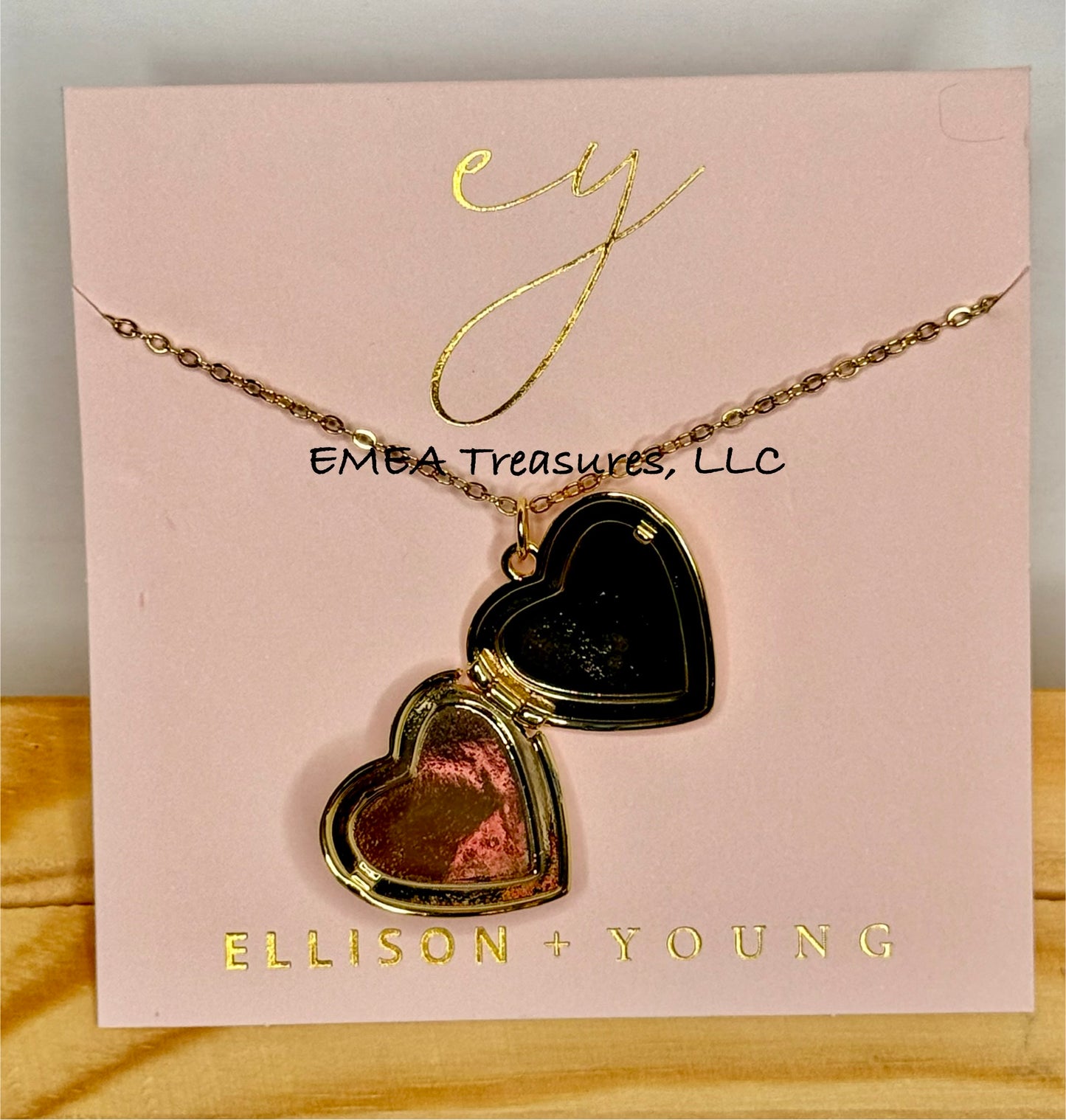 J: Nostalgic Heart Initial Open Locket Necklace - Letter E