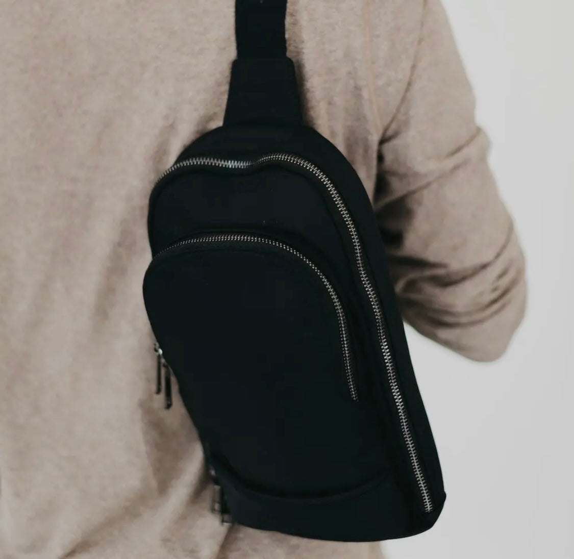 BP: L’uomo Unisex Crossbody Bag - Black