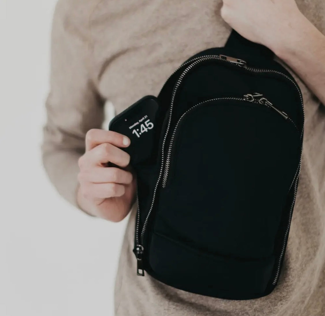 BP: L’uomo Unisex Crossbody Bag - Black