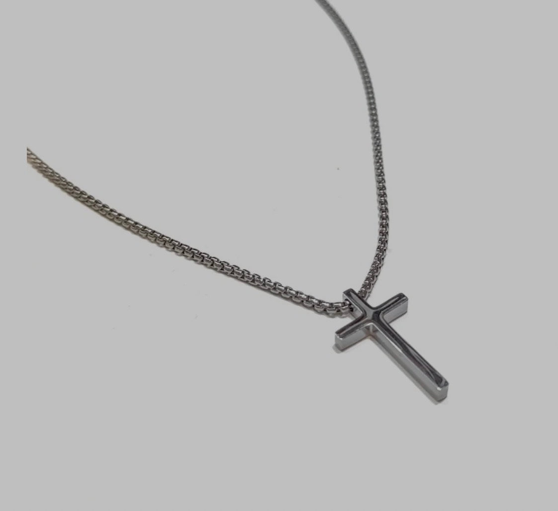 J: Gio L'uomo Mens Collection
Cross Necklace