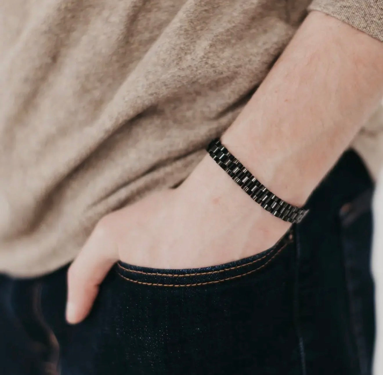 J: Matteo L'uomo Mens Collection
Watch Band Bracelet