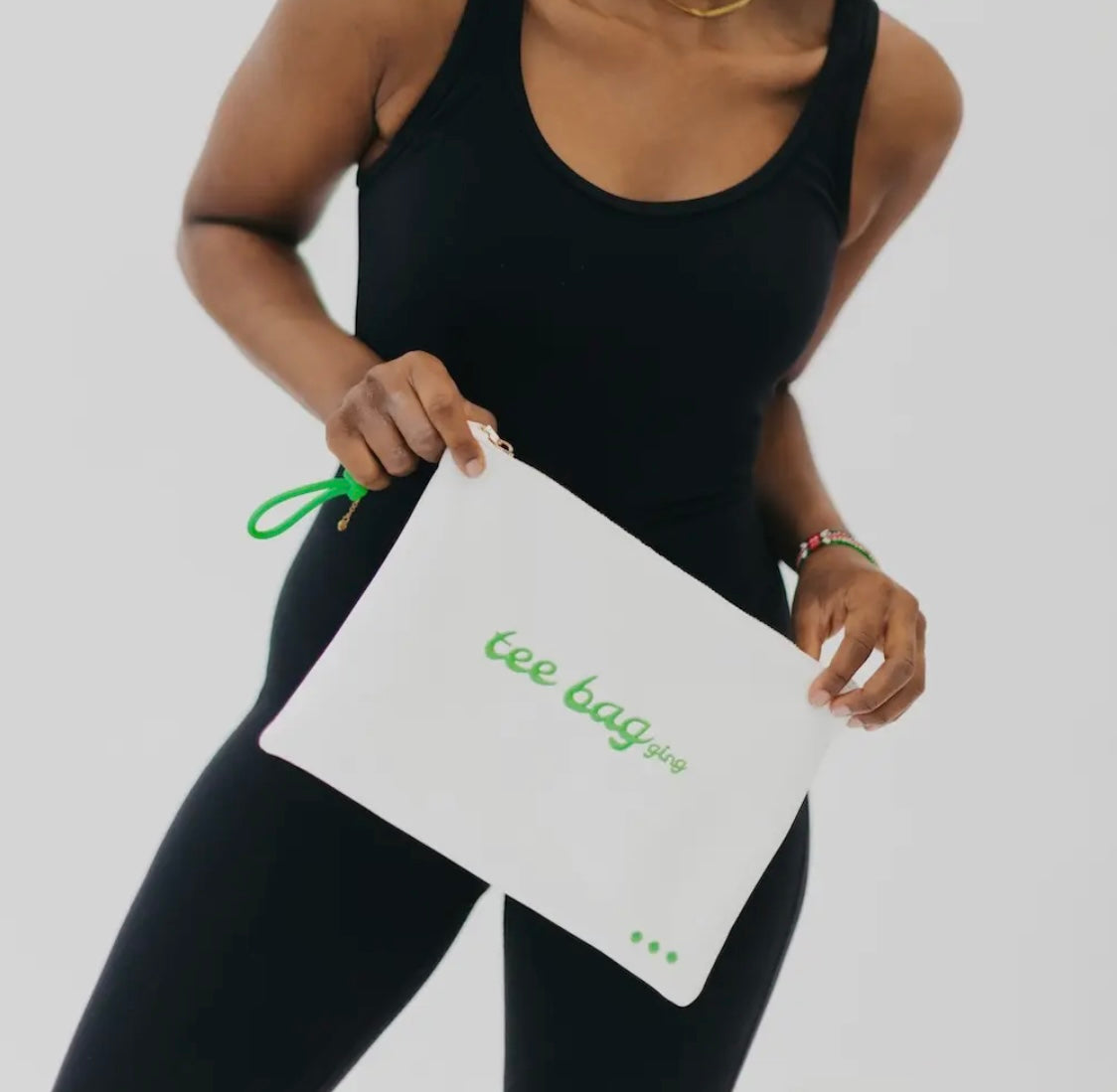 P: Athletic Catch All Pouch